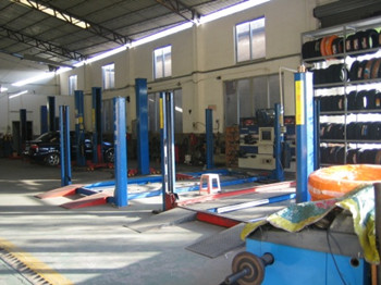 唐山精工汽修美容裝具學(xué)校開設(shè)哪些專業(yè)？