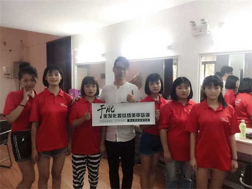 唐山誠(chéng)遠(yuǎn)美容美發(fā)職業(yè)培訓(xùn)學(xué)校如何幫助學(xué)員更快就業(yè)？