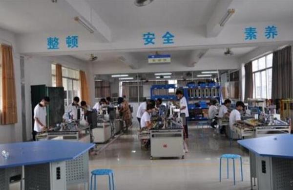滄州中捷職業(yè)技術(shù)學(xué)校機(jī)電技術(shù)應(yīng)用專業(yè)都有哪些課程可以學(xué)習(xí)？