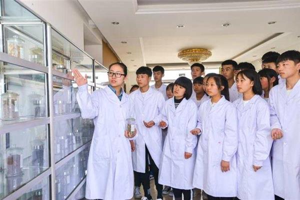 秦皇島藥科中等職業(yè)學校怎么樣？