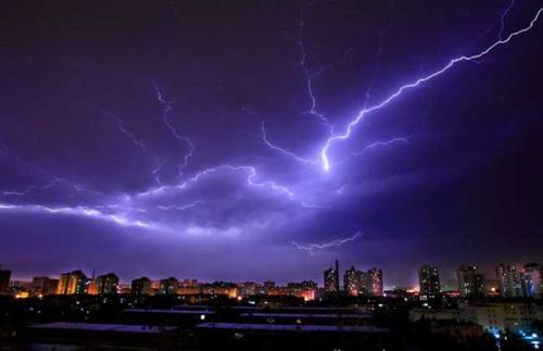 雷雨天氣如何用電？張家口文華電力中等職業(yè)學(xué)校